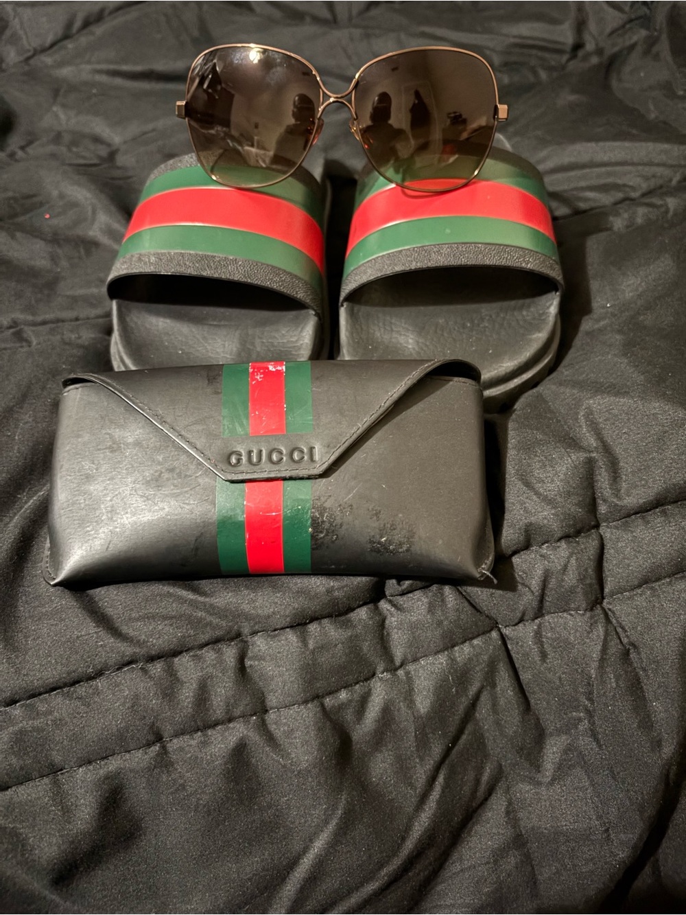 Good flip flops unisex brand new and Gucci aviators sunglasses with case new